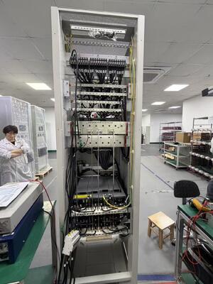 Modulaire Hoge-Dichtheid Voeding: CE+T Sierra 25 Hot Swappable Bidirectionele Converter Sierra 25-110/230-277 T724D50000