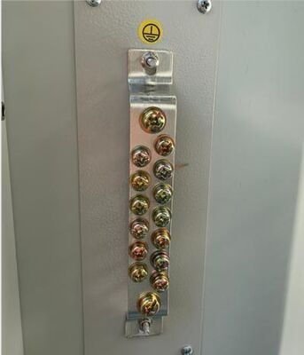 Op maat gemaakte gegalvaniseerde stalen 1,5 mm dikte 14U buitenkastbehuizing met 1500W airconditioner voor batterijopslag in telecomstations