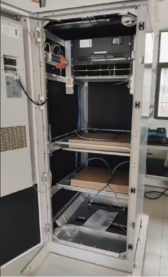 IP20 op maat gemaakte 1000A 2000A 3000A grote elektriciteitscentrale 3 fase 380Vac 48Vdc indoor telecom-voedingssysteem met Flatpack2 48 / 3000HE-module FPC-kast