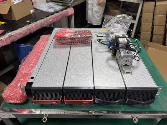 CE+T Bravo 25 1 Fase 110Vdc Naar 230Vac 6KVA DC Naar AC Inverter Systeem P/N S62AD5E0204SN000K001