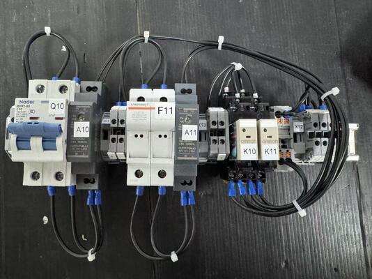 CE+T Bravo 25 1 Fase 110Vdc Naar 230Vac 6KVA DC Naar AC Inverter Systeem P/N S62AD5E0204SN000K001