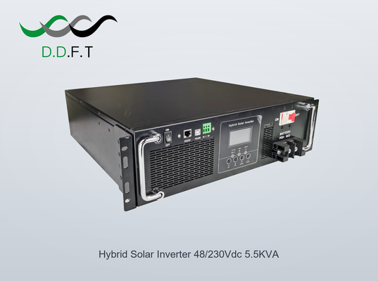 Schaalbare 5,5 kW hybride zonne-omvormer 48VDC ondersteunt 12 eenheden parallelle 3-fasen voor commercieel zonnestelsel